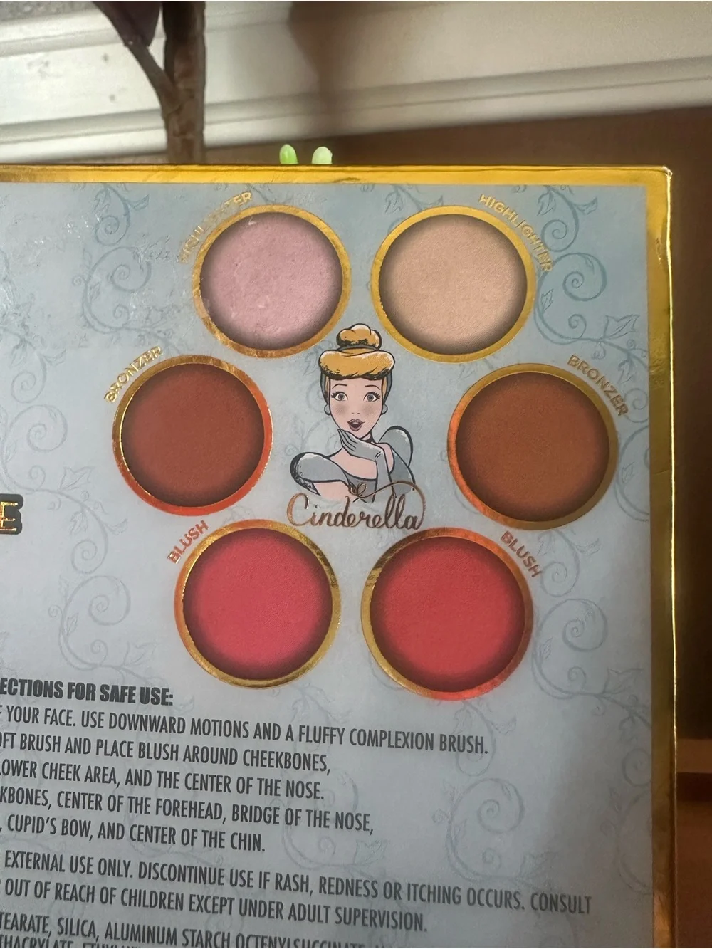 Disney Princess Cinderella Complexion Palette Highlighter Bronzer Blush